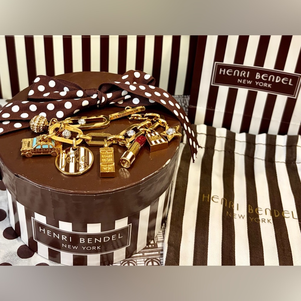 NWOT RARE HENRI BENDEL Charm Bracelet (NY taxi cab, lipstick, star, etc…)